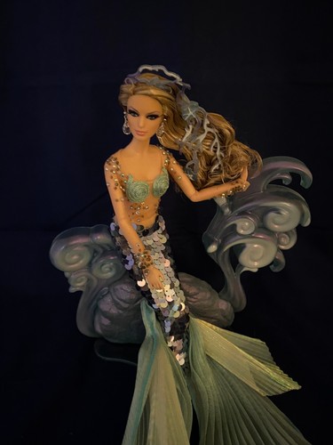 The mermaid doll - mermaid, gold